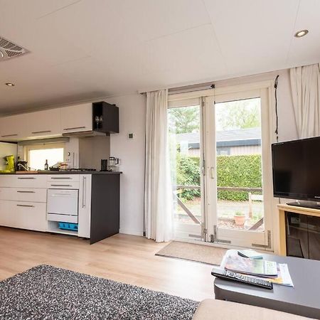 Knus Huisje Op Kindvriendelijk Park Met Zwembad Otterlo Exterior foto